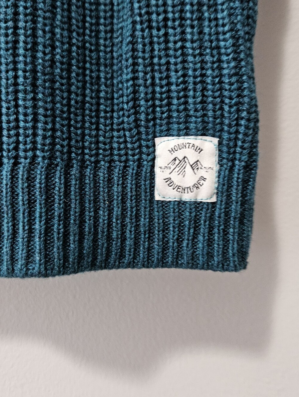 Kids Sweaters - Picture 3 of 7